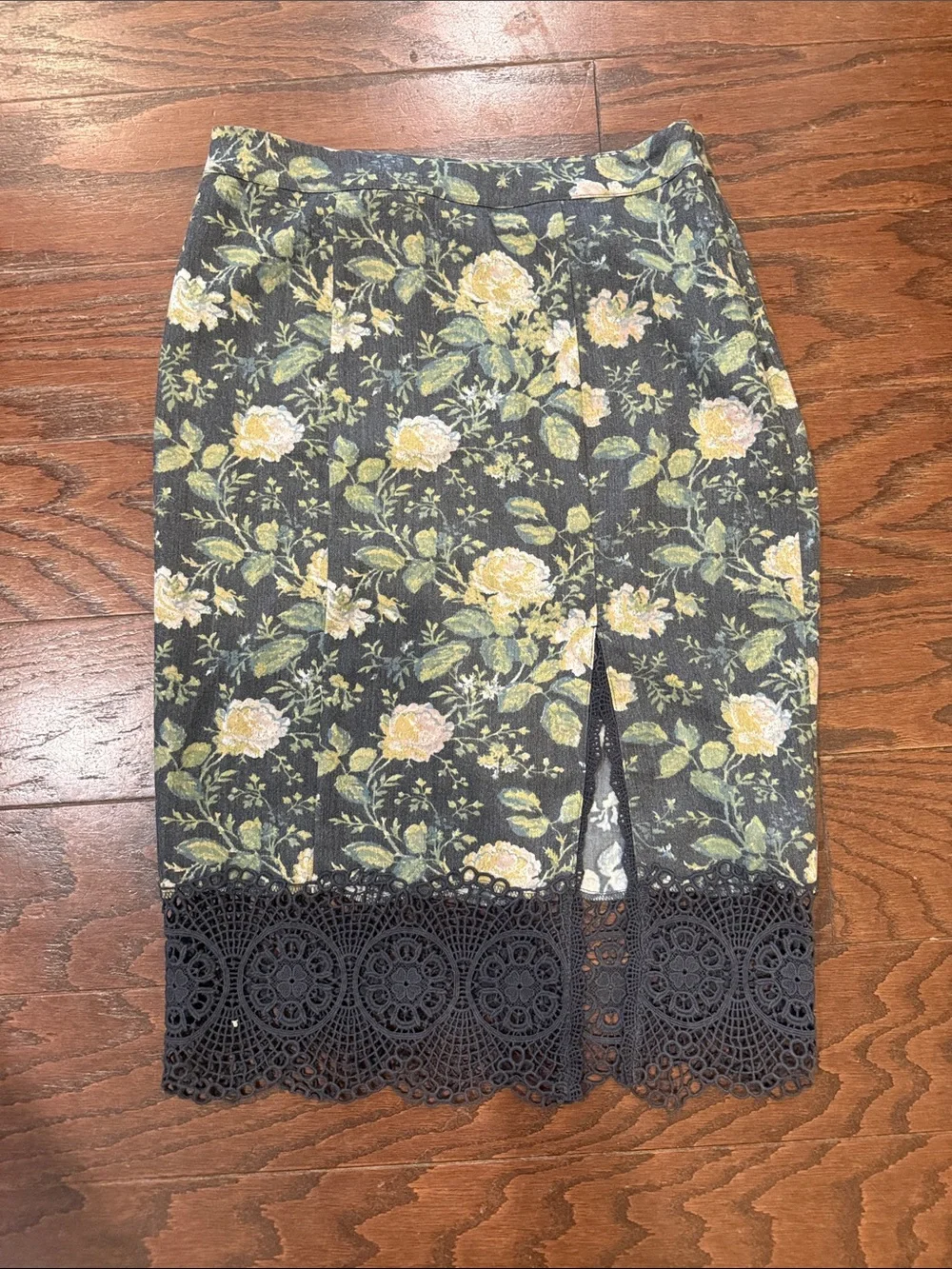 Free People Story Teller grey floral skirt, size 4